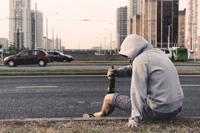 7 Signs You're An Alcoholic (Or High-Functioning Alcoholic)
